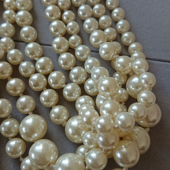 J. CREW 5 strand knotted graduated layered white faux pearl necklace - Picture 7 of 10